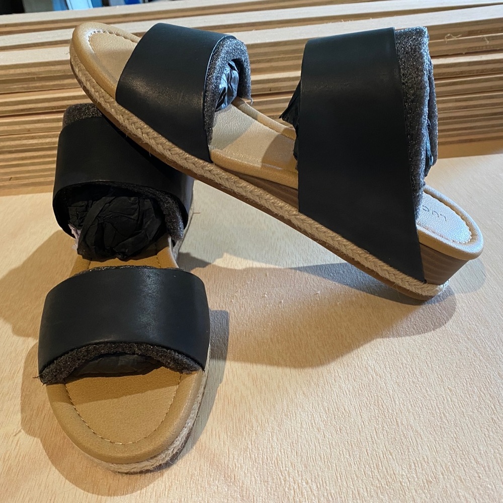 Lucky brand Wedge sandals- Black. Size 9.5